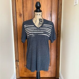 Men’s M, Guess, Gray V-Neck Shirt